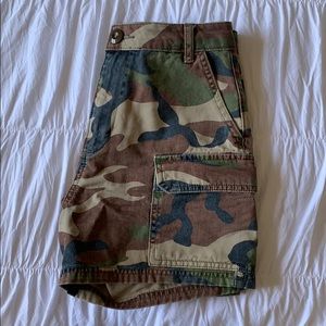 Camo UO shorts